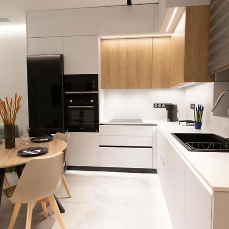 Billmar Luxury In The Center Of Appartement Gythio